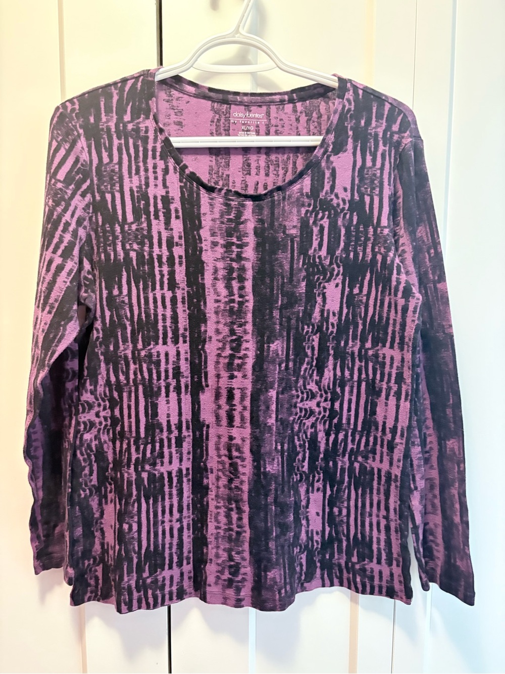 Daisy Fuentes Purple & Black Abstract Long-Sleeve Top